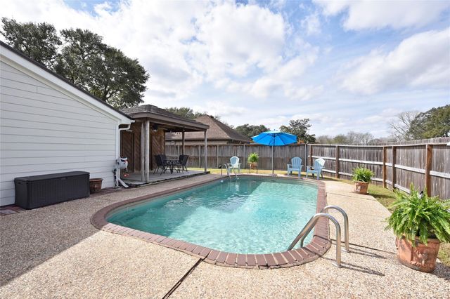 2527 Live Oak Drive, Rosenberg, TX 77471