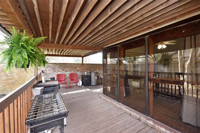 2527 Live Oak Drive, Rosenberg, TX 77471