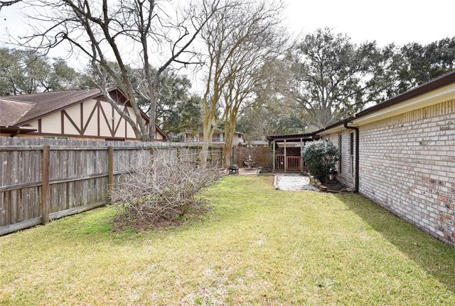 2527 Live Oak Drive, Rosenberg, TX 77471