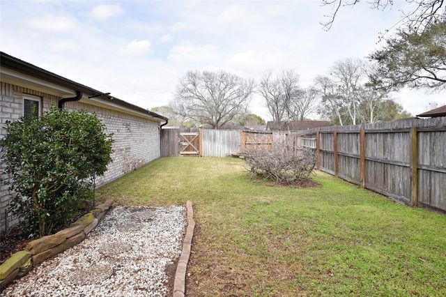 2527 Live Oak Drive, Rosenberg, TX 77471