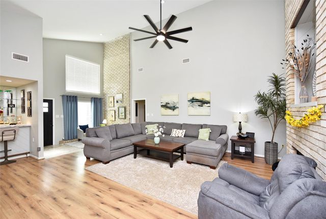 2527 Live Oak Drive, Rosenberg, TX 77471