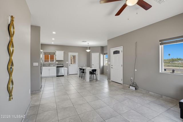 551 W Thurber Road, Tucson, AZ 85705