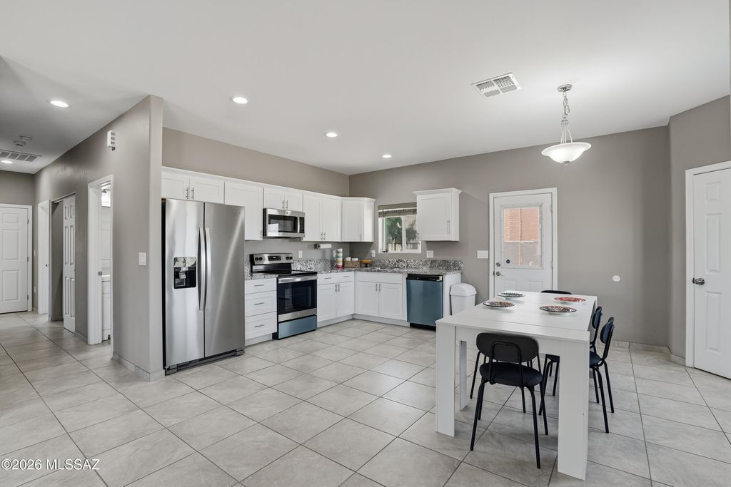 551 W Thurber Road, Tucson, AZ 85705