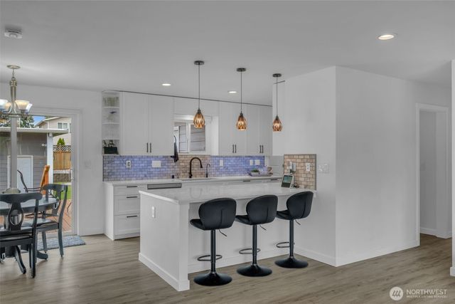 9015 218th Street SW, Edmonds, WA 98026