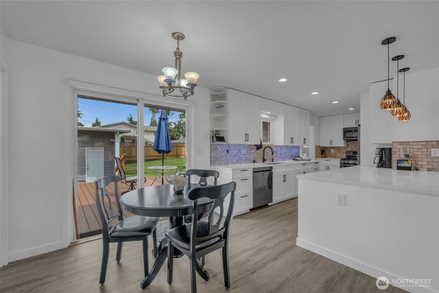 9015 218th Street SW, Edmonds, WA 98026