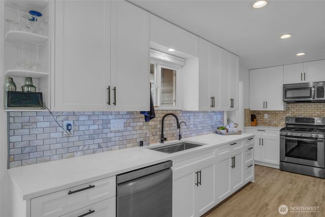 9015 218th Street SW, Edmonds, WA 98026