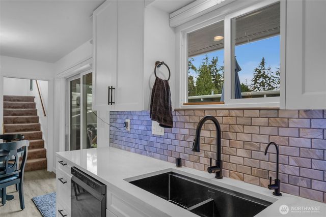 9015 218th Street SW, Edmonds, WA 98026