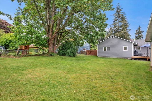 9015 218th Street SW, Edmonds, WA 98026