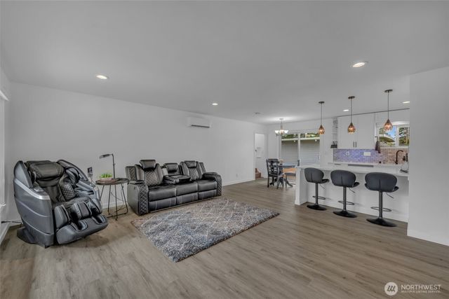 9015 218th Street SW, Edmonds, WA 98026