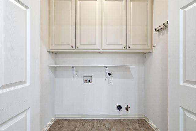 204 Trailwood Drive, Euless, TX 76039