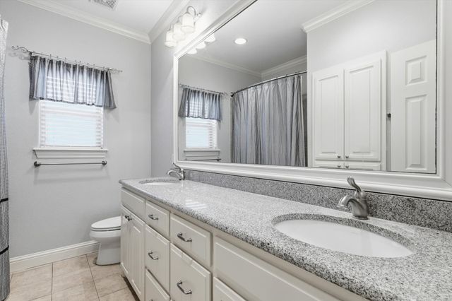 204 Trailwood Drive, Euless, TX 76039