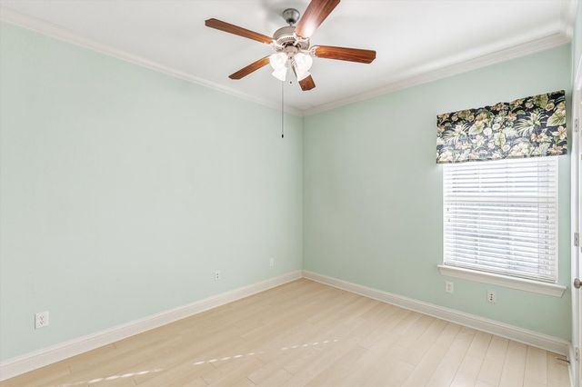 204 Trailwood Drive, Euless, TX 76039