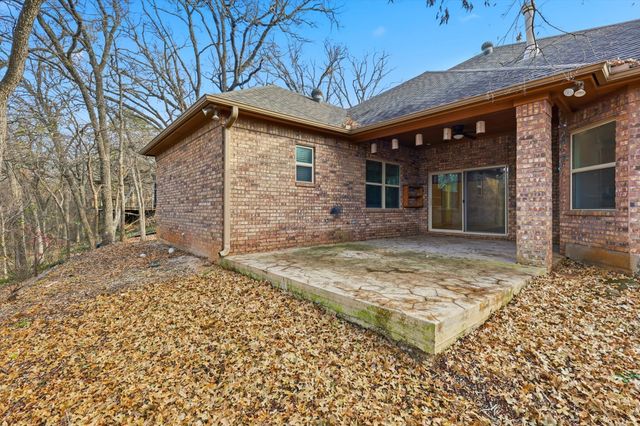 204 Trailwood Drive, Euless, TX 76039