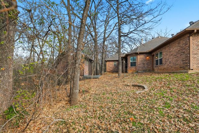 204 Trailwood Drive, Euless, TX 76039