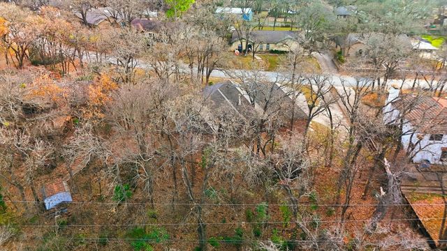 204 Trailwood Drive, Euless, TX 76039