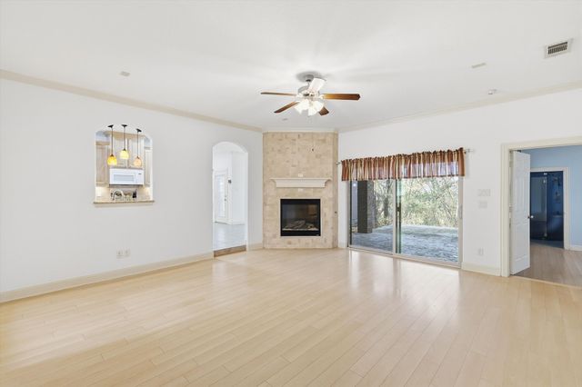 204 Trailwood Drive, Euless, TX 76039