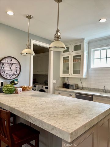 23 Edgewood, Newport Beach, CA 92660