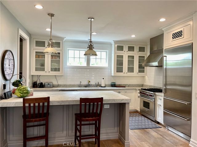 23 Edgewood, Newport Beach, CA 92660