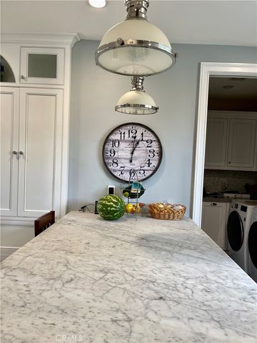 23 Edgewood, Newport Beach, CA 92660