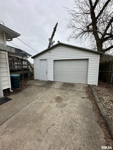 432 N DANIELS Avenue, Springfield, IL 62702