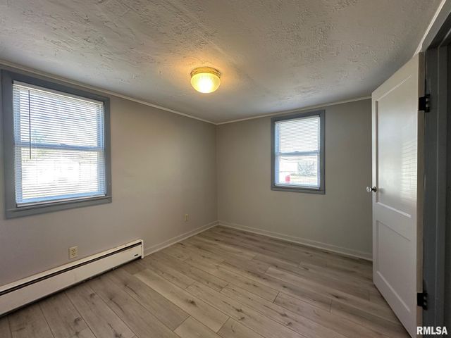 432 N DANIELS Avenue, Springfield, IL 62702