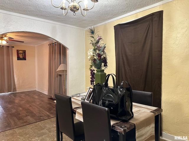 432 N DANIELS Avenue, Springfield, IL 62702