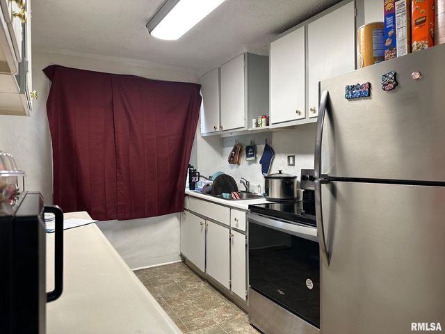 432 N DANIELS Avenue, Springfield, IL 62702