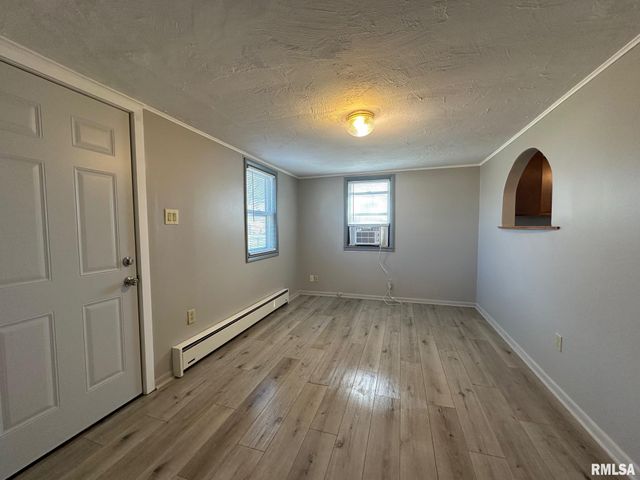 432 N DANIELS Avenue, Springfield, IL 62702