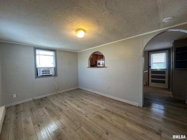 432 N DANIELS Avenue, Springfield, IL 62702