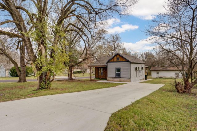 2900 W Lombard Street, Springfield, MO 65802