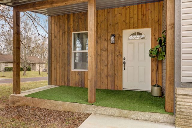 2900 W Lombard Street, Springfield, MO 65802