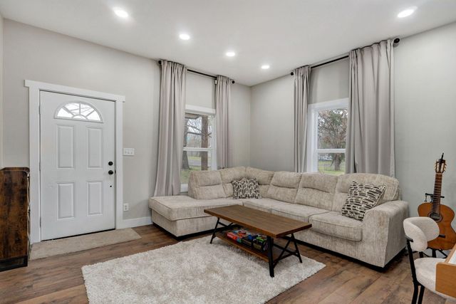 2900 W Lombard Street, Springfield, MO 65802