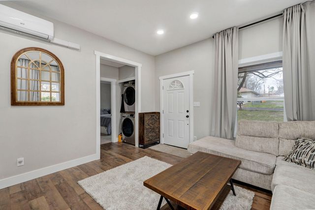 2900 W Lombard Street, Springfield, MO 65802
