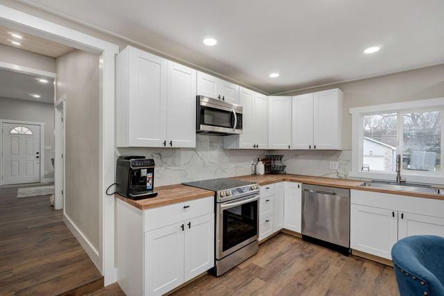 2900 W Lombard Street, Springfield, MO 65802