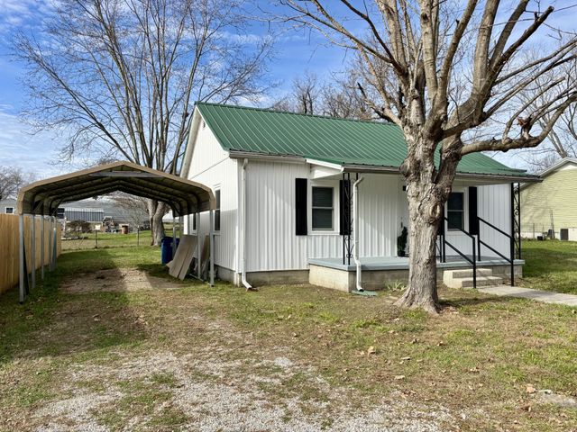 612 Maple St, Manchester, TN 37355