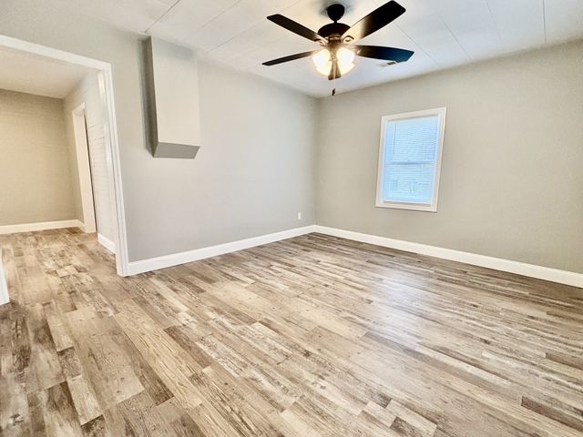 612 Maple St, Manchester, TN 37355