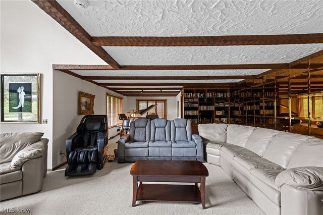 9940 Chardon Road, Chardon, OH 44024