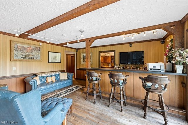 9940 Chardon Road, Chardon, OH 44024