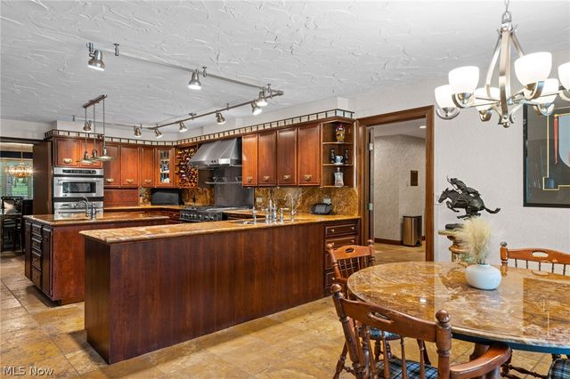 9940 Chardon Road, Chardon, OH 44024