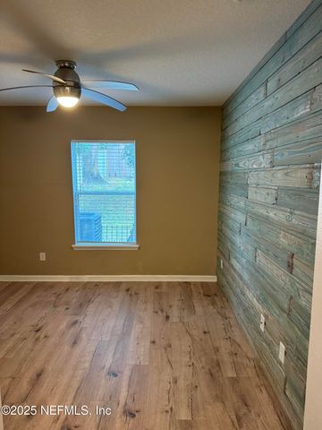 348 AUBURN OAKS Road E, Jacksonville, FL 32218