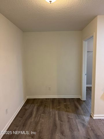 348 AUBURN OAKS Road E, Jacksonville, FL 32218