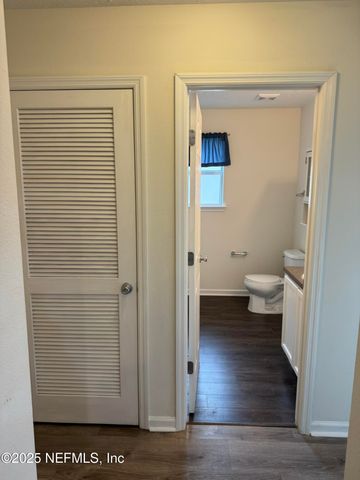 348 AUBURN OAKS Road E, Jacksonville, FL 32218