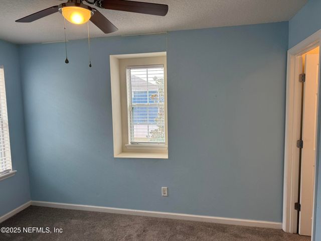 348 AUBURN OAKS Road E, Jacksonville, FL 32218