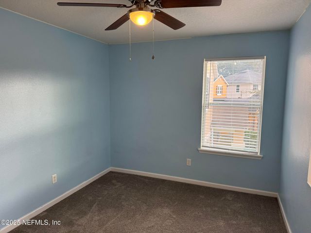 348 AUBURN OAKS Road E, Jacksonville, FL 32218