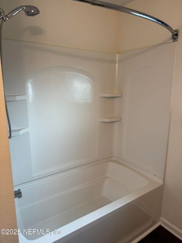 348 AUBURN OAKS Road E, Jacksonville, FL 32218