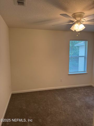 348 AUBURN OAKS Road E, Jacksonville, FL 32218