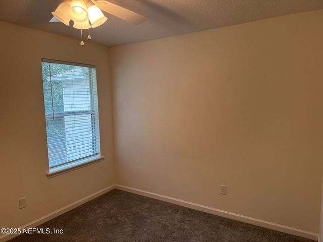 348 AUBURN OAKS Road E, Jacksonville, FL 32218