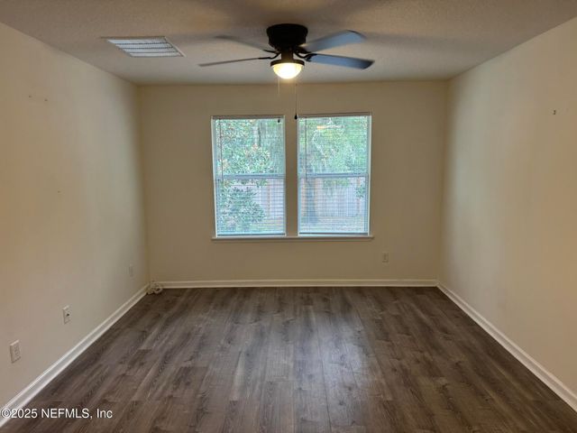 348 AUBURN OAKS Road E, Jacksonville, FL 32218