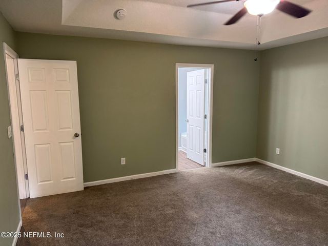 348 AUBURN OAKS Road E, Jacksonville, FL 32218