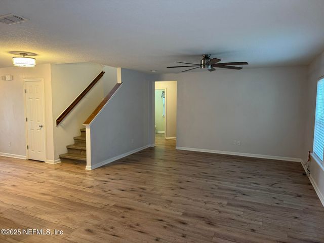 348 AUBURN OAKS Road E, Jacksonville, FL 32218